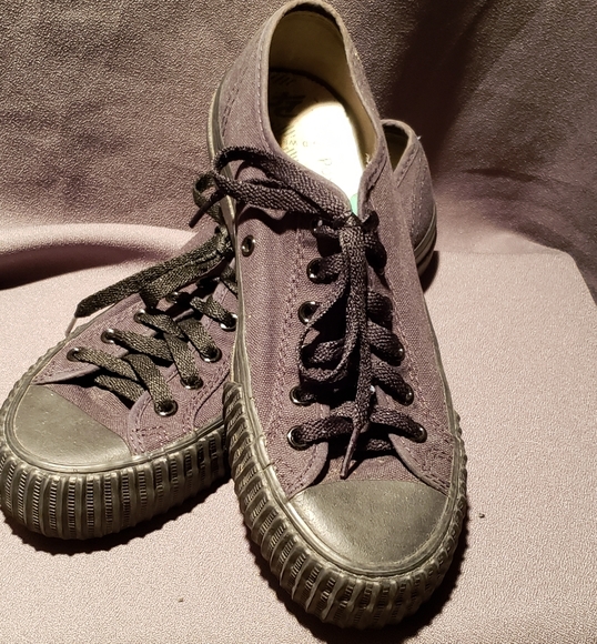 pf flyer tennis shoes